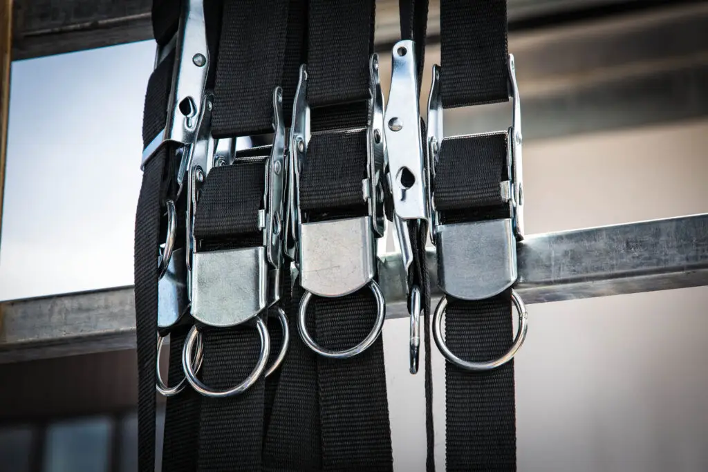 Cutainsider trailer straps