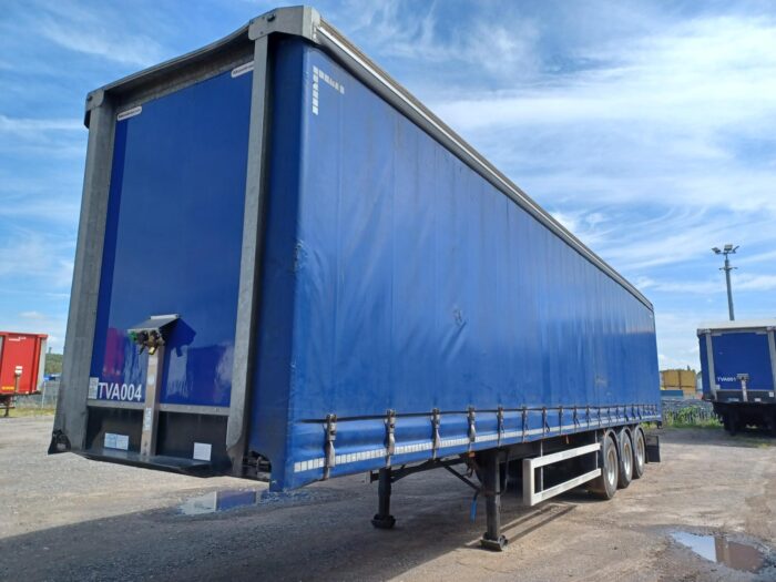 1x USED 2016 4.2m Curtainsider - Image 2