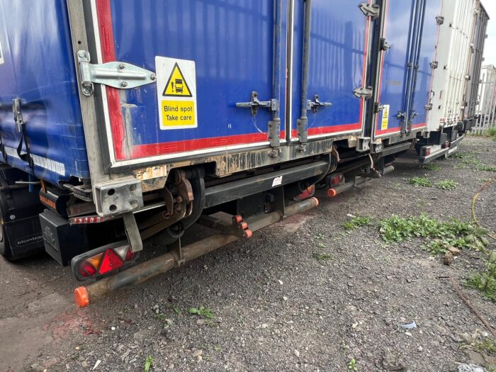 1x USED 2014 Montracon 4.2m Curtainsiders with Dhollandia Tuck-away Tail-lift - Image 2