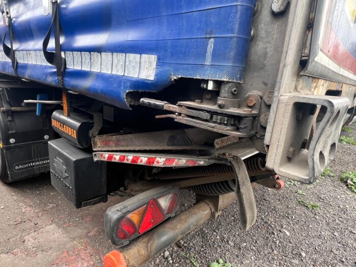 1x USED 2014 Montracon 4.2m Curtainsiders with Dhollandia Tuck-away Tail-lift - Image 3