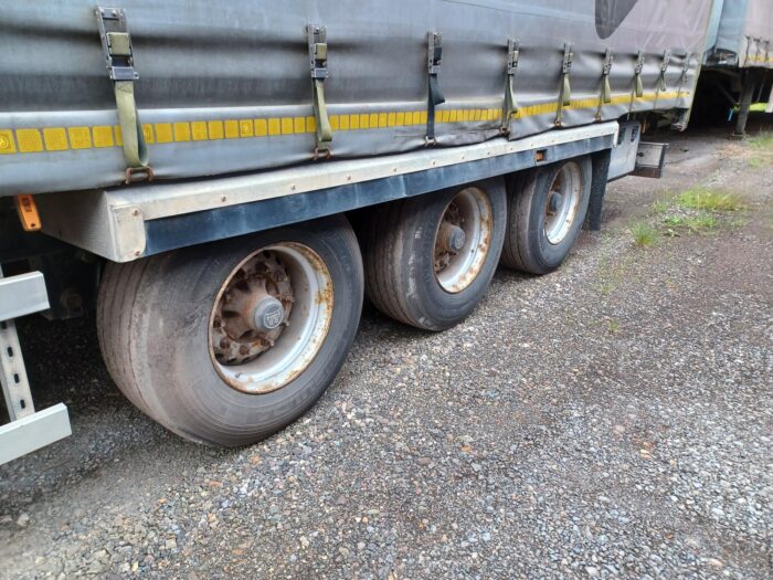6x USED 2018 Montracon 4.875m Postless Curtainsiders - Image 3